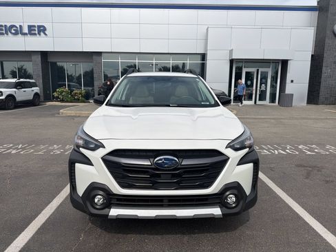 Certified 2025 Subaru Outback Limited AWD/4WD image 3