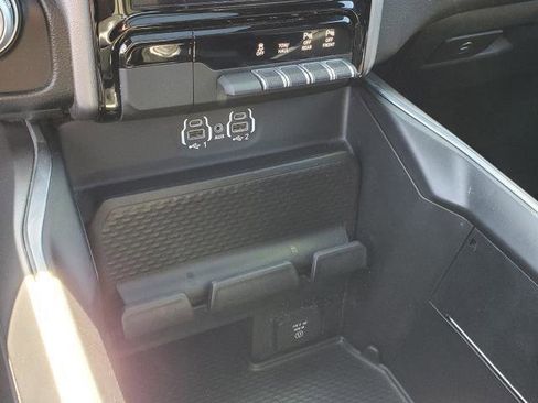 Used 2023 RAM 1500 Laramie AWD/4WD image 20
