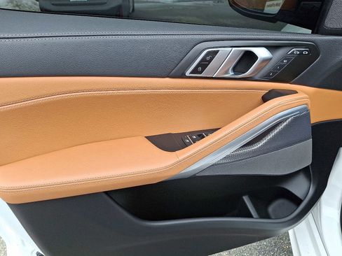 Used 2023 BMW X6 xDrive40i w/ M Sport Package image 13