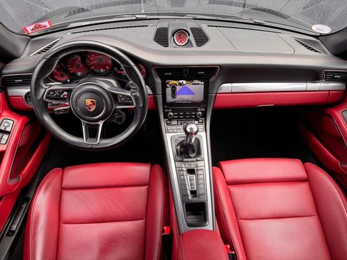 Certified 2017 Porsche 911 Carrera 4S image 18
