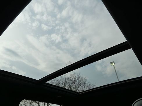 Used 2023 Chevrolet Tahoe LT image 50