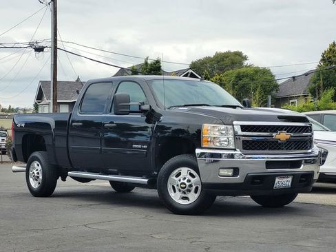Used 2012 Chevrolet Silverado 2500 LT w/ Interior Plus Package AWD/4WD image 2