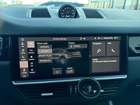 Used 2020 Porsche Cayenne image 22