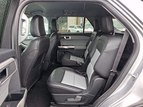 Certified 2023 Ford Explorer XLT w/ Equipment Group 202A AWD/4WD image 10