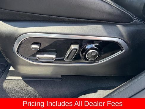 Used 2023 Jeep Grand Cherokee Overland w/ Luxury Tech Group IV AWD/4WD image 17