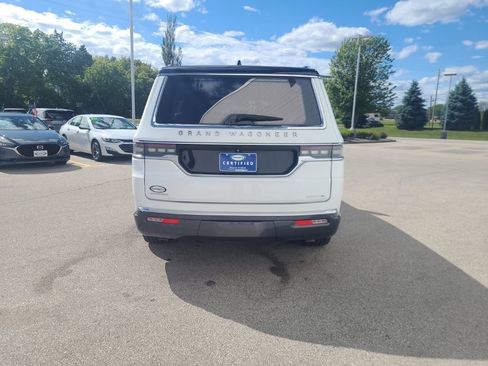 Used 2022 Jeep Grand Wagoneer Series III w/ Rear Seat Video Group 1 AWD/4WD image 6