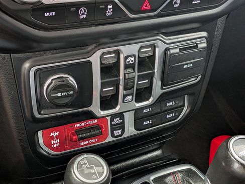 Used 2020 Jeep Gladiator Rubicon AWD/4WD image 27