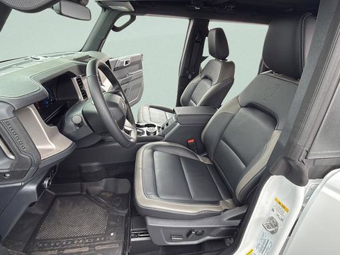 New 2026 Ford Bronco Outer Banks w/ Sasquatch Package AWD/4WD image 38