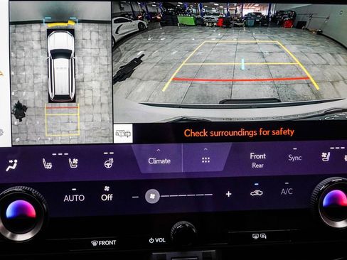 Used 2024 Lexus GX 550 w/ Cold Area Package image 26