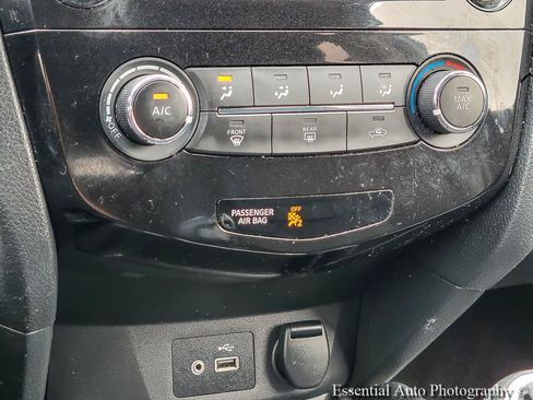 Used 2020 Nissan Rogue S FWD image 21