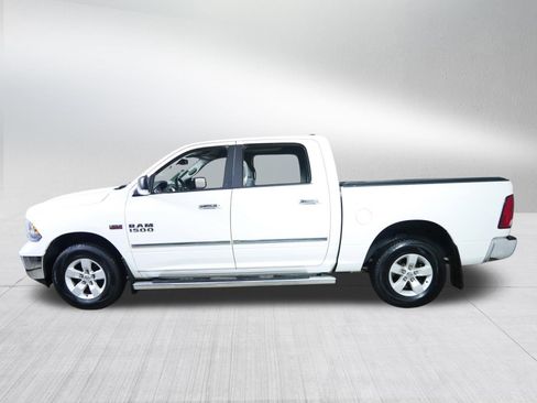 Used 2017 RAM 1500 Classic SLT w/ Luxury Group AWD/4WD image 4