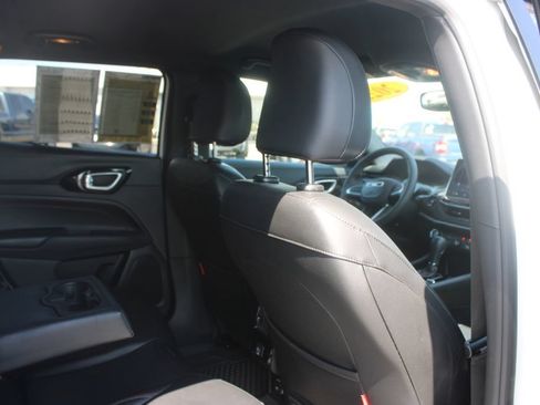 Used 2025 Jeep Compass Trailhawk AWD/4WD image 31