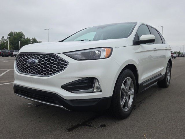Used 2023 Ford Edge SEL w/ Convenience Package AWD/4WD image 2