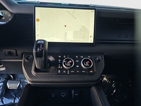 Used 2024 Land Rover Defender 110 X image 15