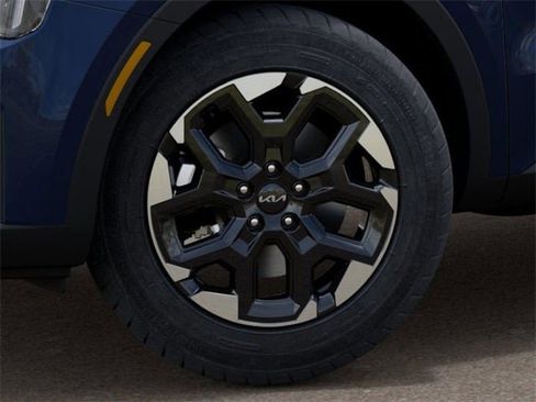 New 2025 Kia Sorento S w/ Panoramic Sunroof Package image 9