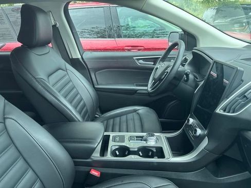 Used 2024 Ford Edge SEL w/ Convenience Package AWD/4WD image 6