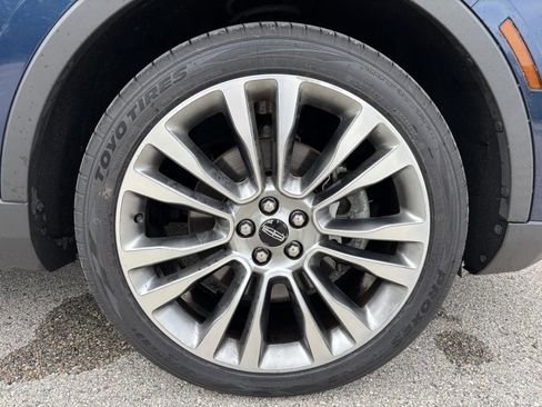 Used 2017 Lincoln MKX Reserve w/ Driver Assistance Package image 48