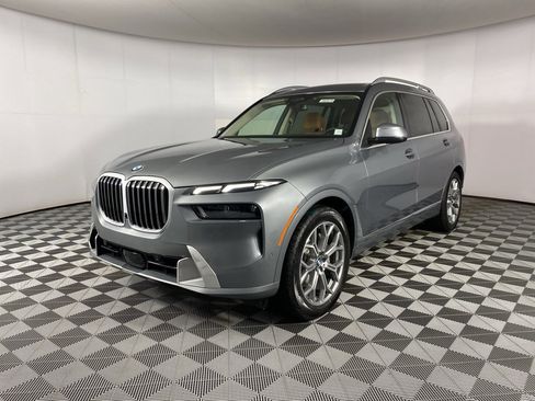 New 2026 BMW X7 xDrive40i image 3