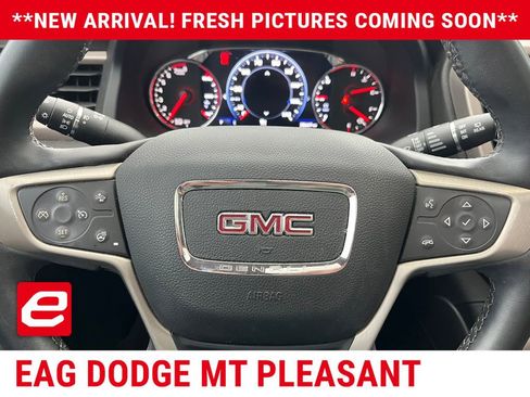 Used 2023 GMC Acadia Denali w/ Denali Ultimate Package FWD image 7