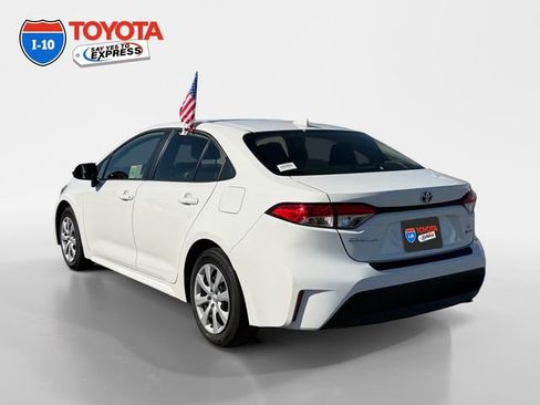 Certified 2025 Toyota Corolla LE image 3