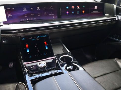 Certified 2025 Cadillac Escalade Sport w/ Touring Package AWD/4WD image 18