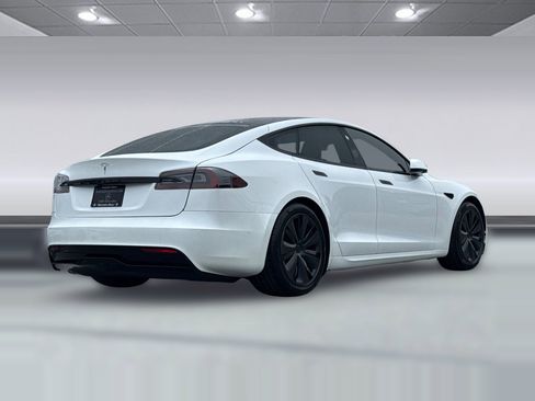Used 2022 Tesla Model S AWD image 7