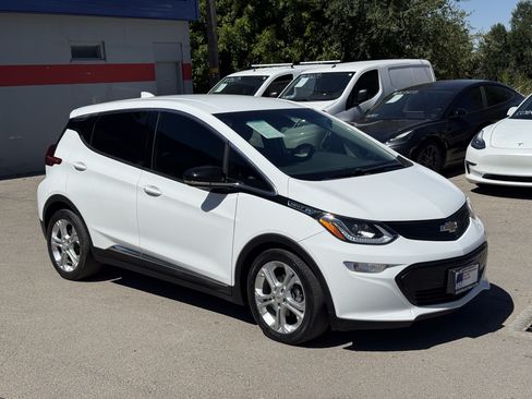 Used 2020 Chevrolet Bolt LT FWD image 2
