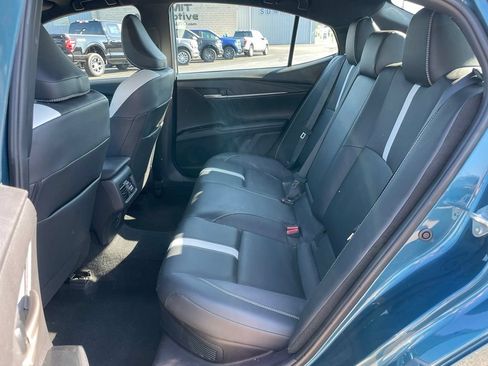 Used 2025 Toyota Camry SE FWD image 8