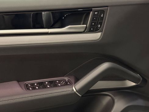 New 2026 Porsche Cayenne image 14