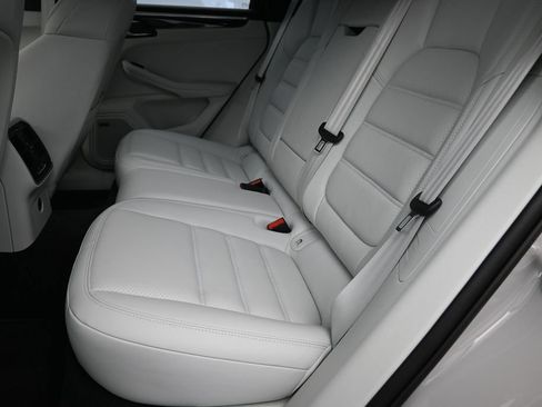 Certified 2024 Porsche Macan GTS AWD/4WD image 18