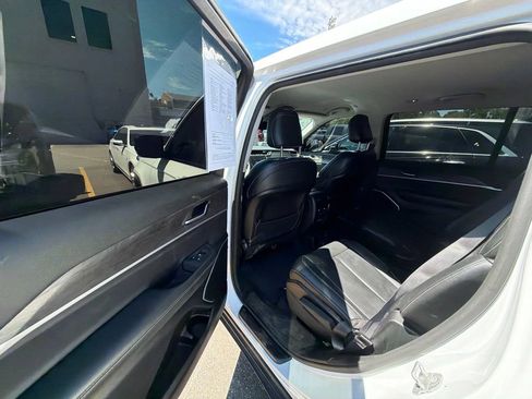 Used 2021 Jeep Grand Cherokee L Limited AWD/4WD image 11