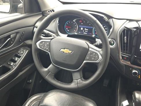 Used 2021 Chevrolet Traverse Premier image 40