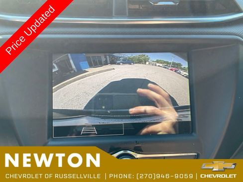 Used 2023 Chevrolet TrailBlazer LT FWD image 11