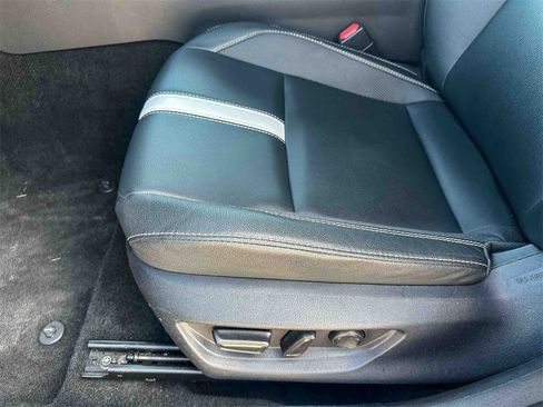 Used 2025 Toyota Camry SE image 15