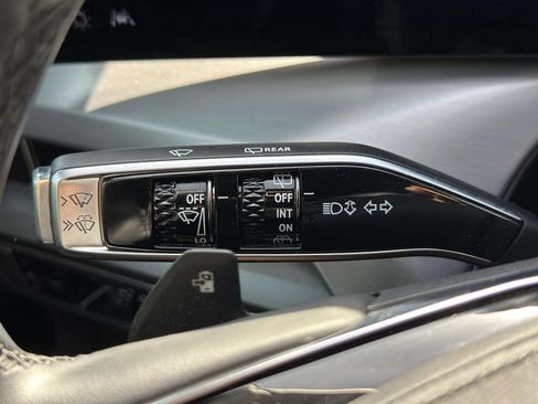 Certified 2026 Cadillac Vistiq Platinum AWD/4WD image 18