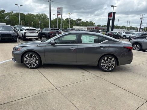 New 2026 Nissan Altima 2.5 SV w/ SV Premium Package FWD image 4