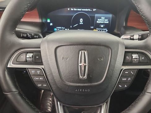 Used 2022 Lincoln Nautilus Reserve w/ Luxury Package image 11