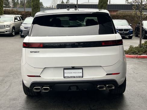 New 2025 Land Rover Range Rover Sport Dynamic SE AWD/4WD image 7