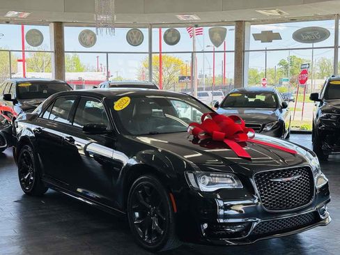 Used 2022 Chrysler 300 S RWD image 1