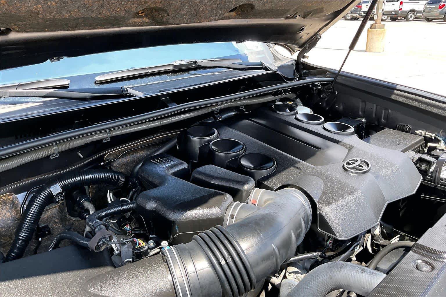 Used 2021 Toyota 4Runner Limited AWD/4WD image 62