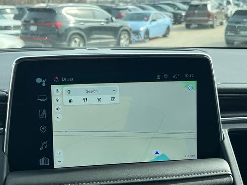 Used 2024 Chevrolet Suburban LT image 34