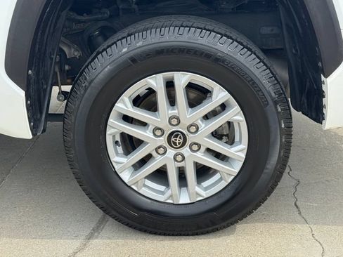 Used 2022 Toyota Tundra SR5 AWD/4WD image 5