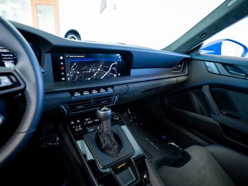 Used 2025 Porsche 911 GT3 RWD image 39