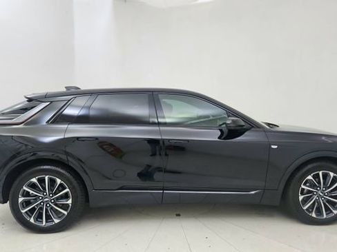 Used 2025 Cadillac Lyriq Sport AWD/4WD image 6