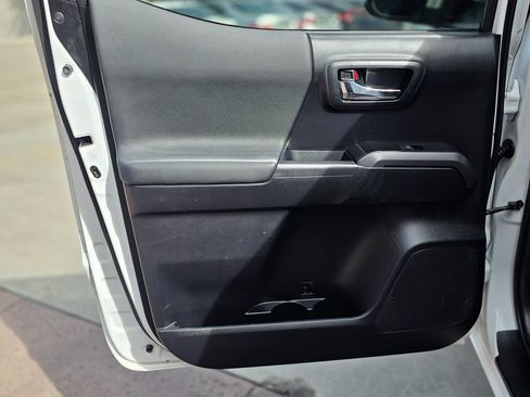 Used 2022 Toyota Tacoma TRD Off-Road w/ Technology Package image 28