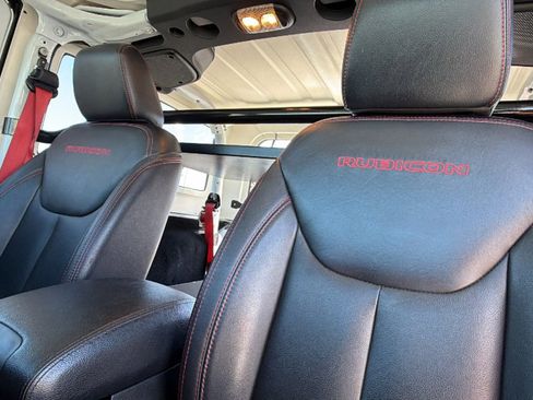 Used 2018 Jeep Wrangler Rubicon AWD/4WD image 11