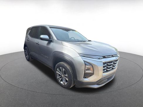 Used 2025 Chevrolet Equinox LT image 4