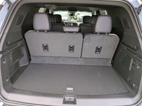 New 2026 Chevrolet Traverse RS FWD image 14