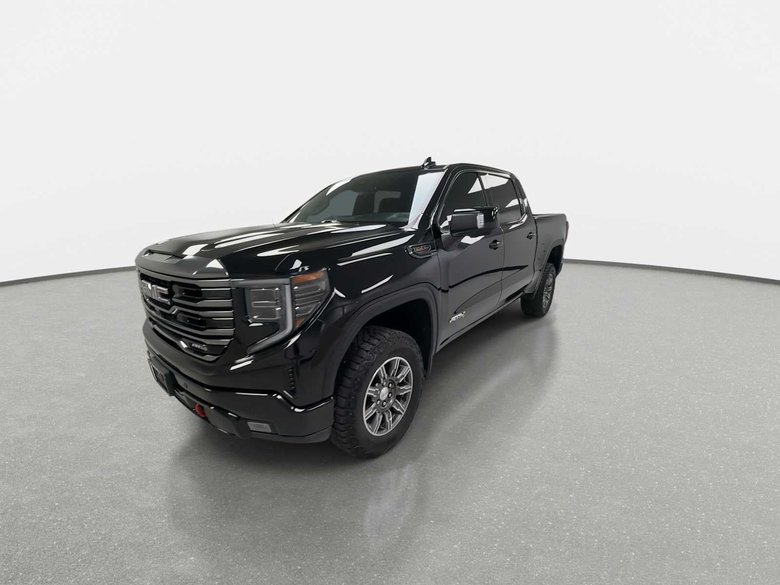 Used 2023 GMC Sierra 1500 AT4 w/ AT4 Premium Package AWD/4WD image 4