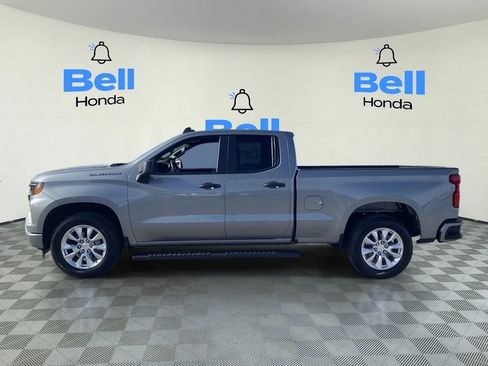 Used 2025 Chevrolet Silverado 1500 Custom image 2